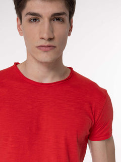 T-Shirt collo taglio vivo|Colore:Rosso